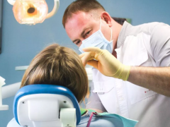 опытный стоматолог обнаружит и исправит все дефекты.