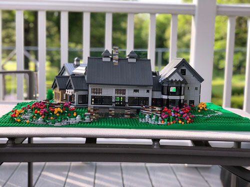 Копии домов, сделанные из «LEGO», радуют заказчиков