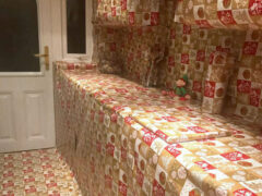 Родители-шутники упаковали всю кухню в праздничную бумагу