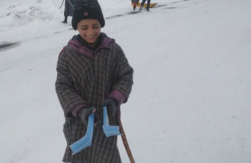 Юный изобретатель подарил сам себе необычные лыжи