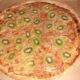 Пицца, украшенная кусочками киви, вызвала бурную дискуссию в соцсетях