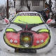 Умелец стал обладателем спортивного автомобиля, вылепленного из снега