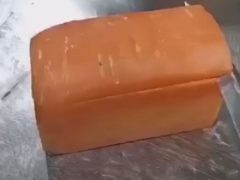 Варёная морковка превратилась в миниатюрный стульчик
