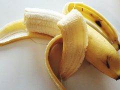 Банан, надолго оставленный без присмотра, неприятно преобразился