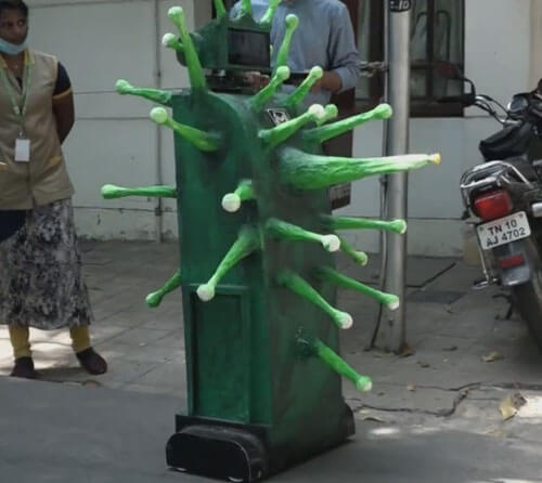 На улицы выпустили роботов, выглядящих как коронавирус