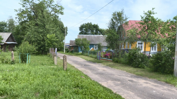 Найти свои «Чудесные холмы»: как живет белорусская деревня, куда самоизолировалась творческая молодежь