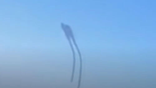 Пассажир самолёта полюбовался сквозь иллюминатор на странные НЛО
