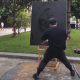 Уличный художник показал зрителям свою оригинальную технику