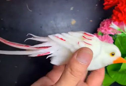 Съедобные корнеплоды превращаются в удивительных реалистичных птиц