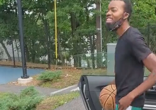 Дядя, решивший показать баскетбольный трюк, попал мячом в племянника
