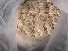 На фабрике обнаружился запас использованных презервативов, готовых к перепродаже