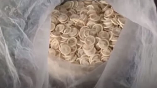 На фабрике обнаружился запас использованных презервативов, готовых к перепродаже
