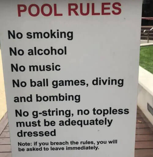 В бассейне появились правила, не понравившиеся любительнице откровенных купальников
