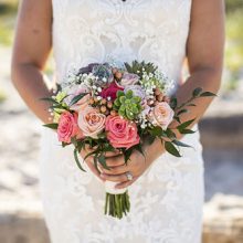 Невеста превратила мамино свадебное платье в бельё для первой брачной ночи