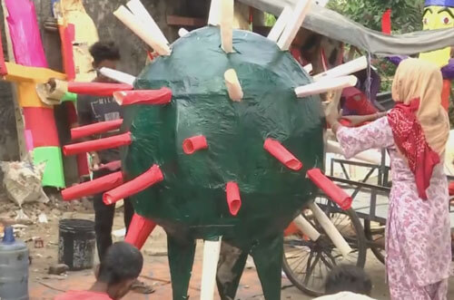 Во время фестиваля люди сожгут чучело, изображающее коронавирус