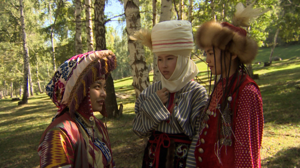 Саван, который всегда с тобой: что такое элечек и для чего его носили кыргызские женщины