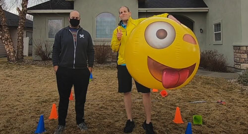 Игра в гигантский пляжный мяч помогла друзьям стать мировыми рекордсменами