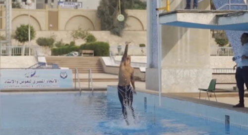 Пловец, выпрыгнувший из воды, побил мировой рекорд