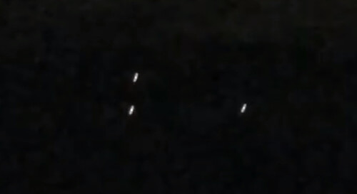 Три светящихся НЛО, замеченные очевидцем, как будто растворились в вечернем небе