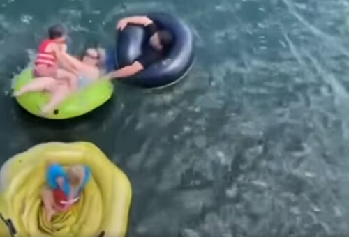 Ребёнок на редкость неудачно прыгнул в воду
