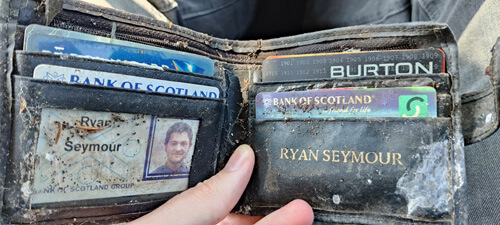 Бумажник, украденный 17 лет назад, вернулся к владельцу