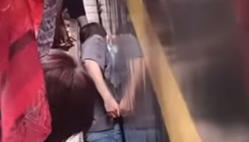 Студент спас ребёнка, провалившегося между поездом и платформой
