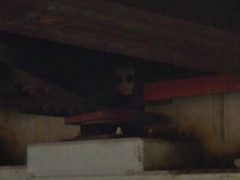 Впечатлительные люди боятся ходить под мостом, ведь там спрятался жуткий клоун