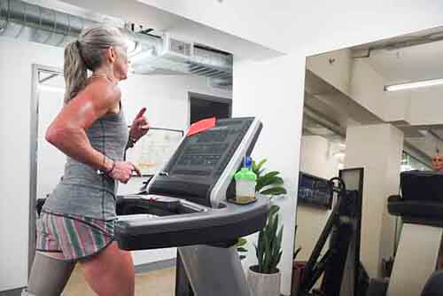 Женщина установила впечатляющий мировой рекорд с помощью беговой дорожки