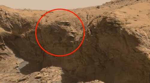 Охотник за аномалиями обнаружил на Марсе инопланетное лицо