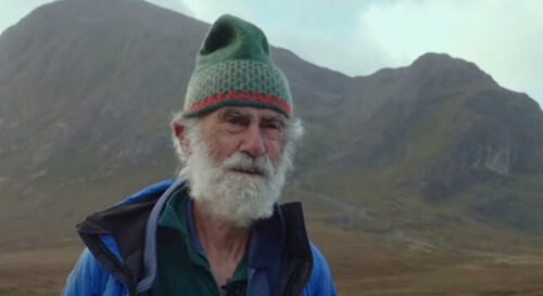 Чтобы справиться с горем, пожилой мужчина карабкается на шотландские горы