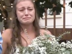 Плачущая невеста утверждает, что она вовсе не несчастна