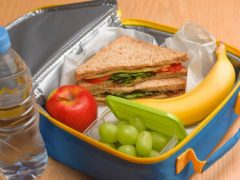 Школьная политика здорового питания привела маму одного из учеников в замешательство