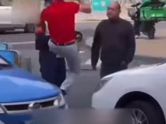 Два «мастера боевых искусств» повздорили на дороге