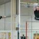 Гимнаст, прыгнувший между двумя перекладинами, побил свой собственный рекорд