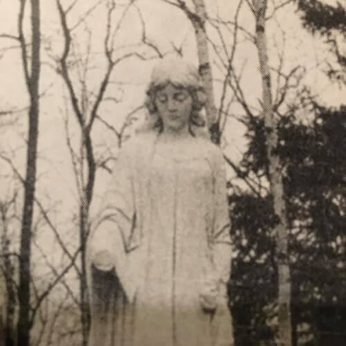 Украденная голова кладбищенской статуи вернулась спустя несколько десятилетий