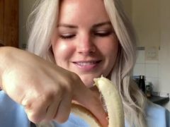 Людей удивил трюк, позволяющий «нарезать» банан без ножа