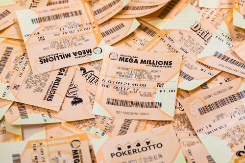 Наслушавшись чужих жалоб на жизнь, женщина купила лотерейный билет и обогатилась