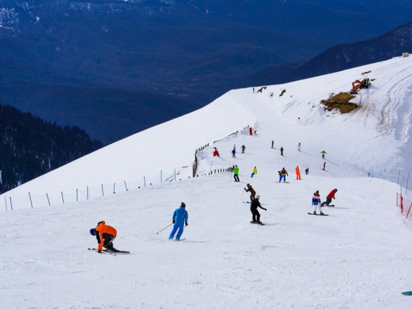 «В Европе выше не катаются»: топ-5 горнолыжных курортов в России