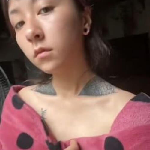 Клиентка, захотевшая татуировку с паутиной, в итоге осталась с «рыбьими жабрами»