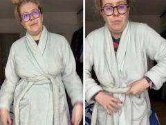 Женщина показала, как по-новому завязать пояс на халате