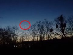 Водитель грузовика остановился, чтобы снять на видео странный яркий объект в небе