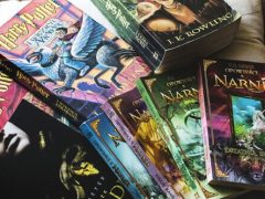 Пастор устроил торжественное сожжение «колдовских» книг про Гарри Поттера