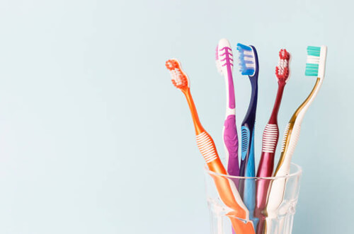 Учителя отстранили от работы за неоднократное использование чужой зубной щётки