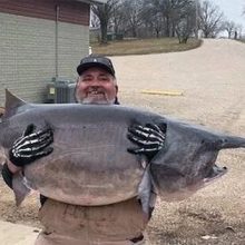 Удачливый рыбак 20 минут боролся с рыбой, ставшей рекордом штата