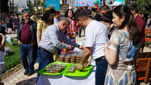 «Сладкий праздник»: как филиал МТРК «Мир» в Душанбе встречал Навруз
