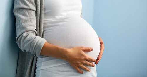 Жена скрыла беременность от мужа ради сюрприза, и мужчина решил, что ребёнок не от него