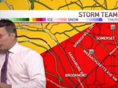 Узнав о надвигающемся торнадо, метеоролог в прямом эфире предупредил свою семью