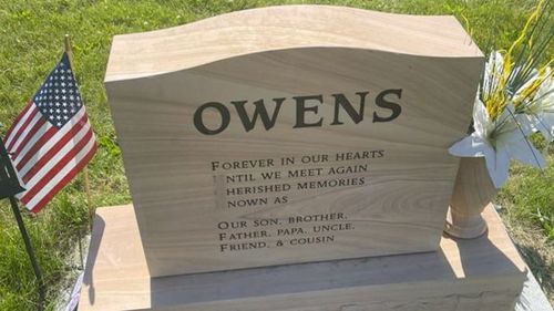 На надгробии умершего отца семейства написано грубое послание
