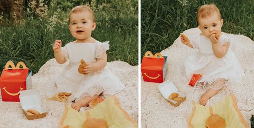 Мама с папой наняли фотографа, чтобы запечатлеть, как их дочка впервые ест фастфуд