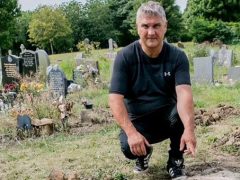 Родственники 17 лет навещали могилу отца, не зная, что там похоронена незнакомая женщина